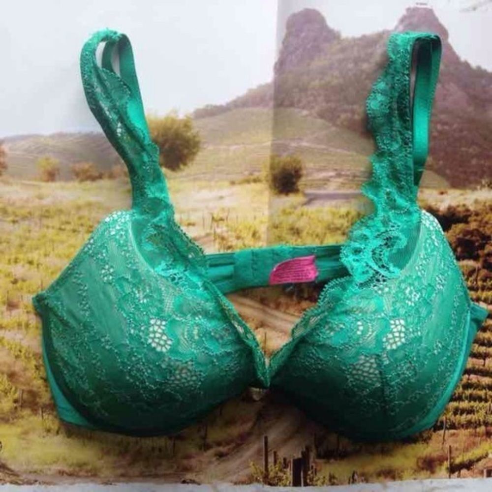 Victoria's Secret 34C bra